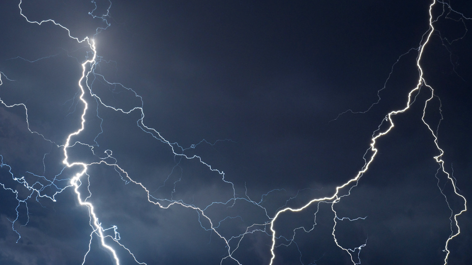 AI and Storm Resilience: How Utilities Can Optimize Storm Solutions and Mitigate Risks